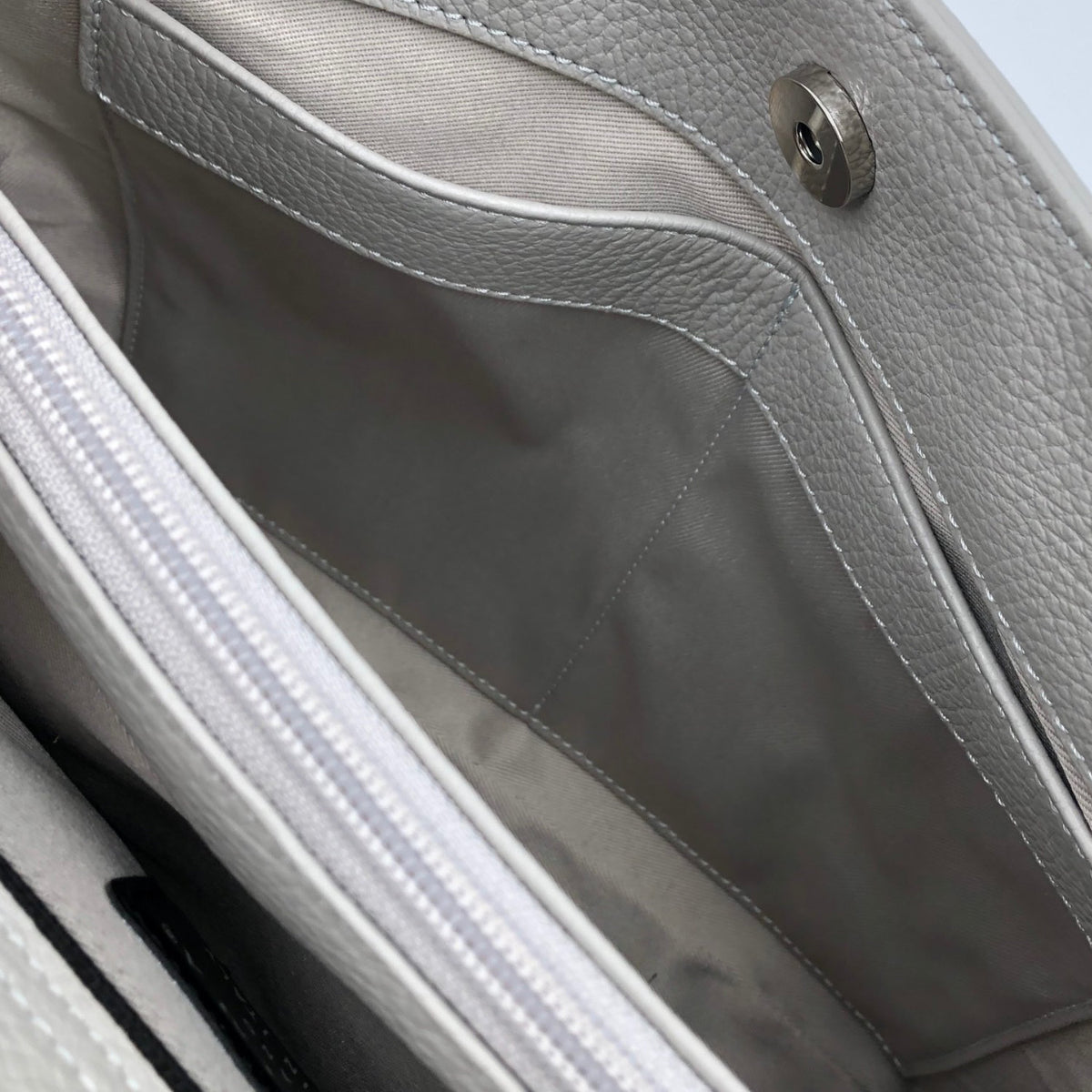 Maxima Tasche klein, hellgrau - Unterseite