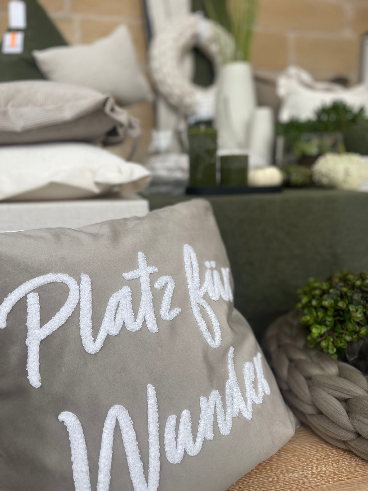 Pad Kissenhülle LETTERS "Platz für Wunder", taupe