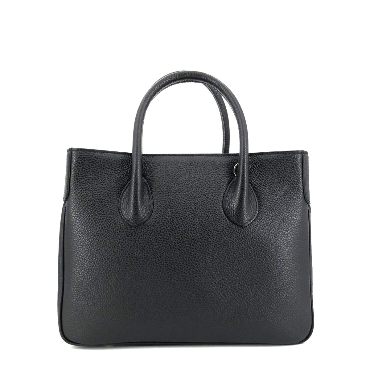 Maxima Handtasche klein, schwarz ; Tragebild ; Tragebild ; Maxima Handtasche, klein, schwarz - Mit Schultergurt ; Maxima Handtasche, klein, schwarz - Von der Seite ; Maxima Handtasche, klein, schwarz - Überschlag mit Magnetdruckknopf ; Maxima Handtasche, klein, schwarz - Innen ; Maxima Handtasche, klein, schwarz - Beschläge unten