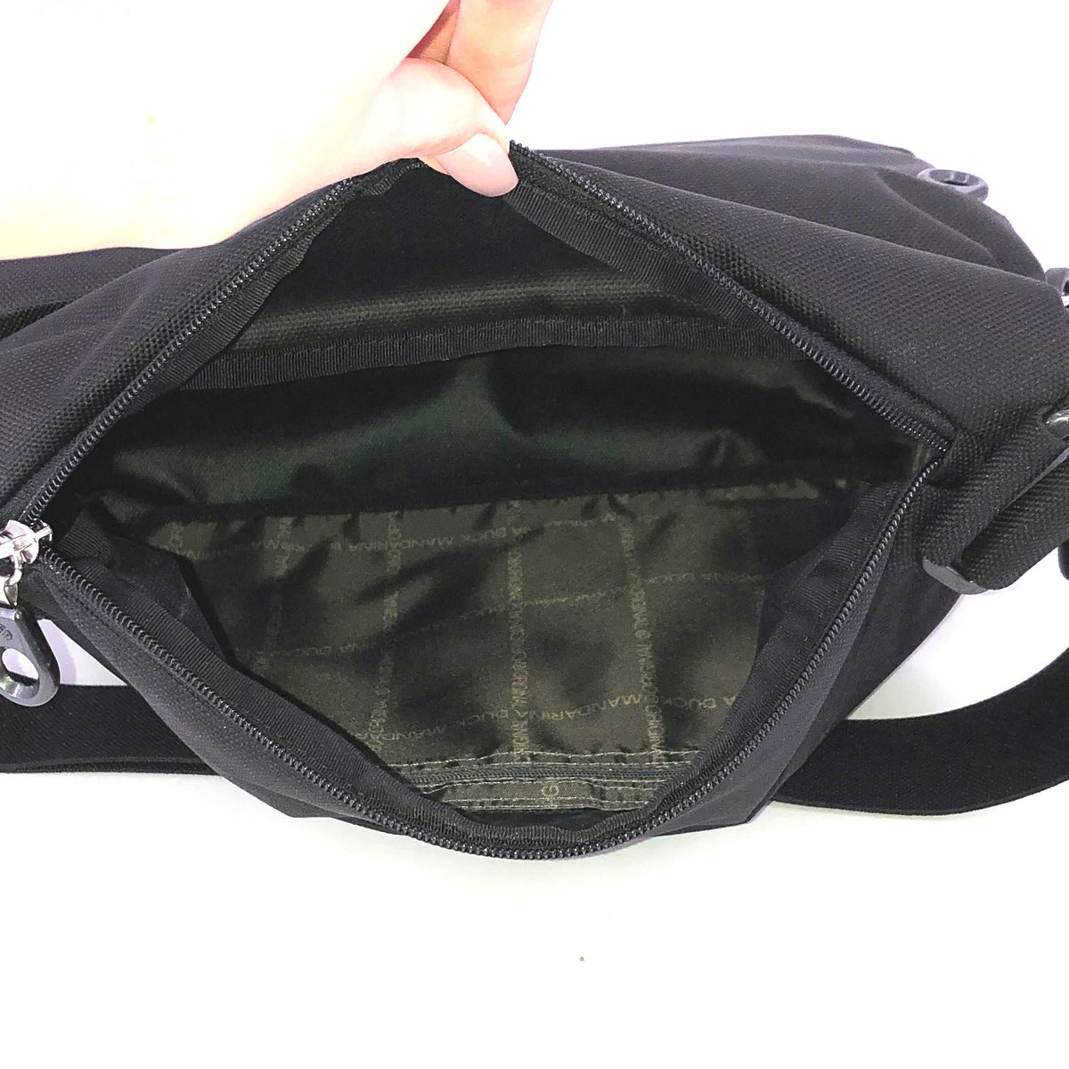 Mandarina Duck Umhängetasche MD20, schwarz