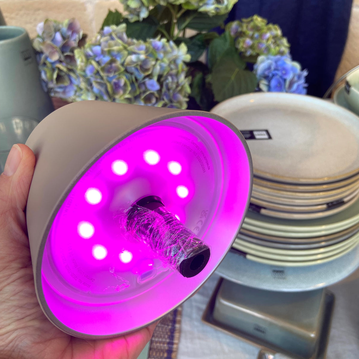Sompex TOP 2.0 LED Akkuleuchte Tischleuchte sand beige
