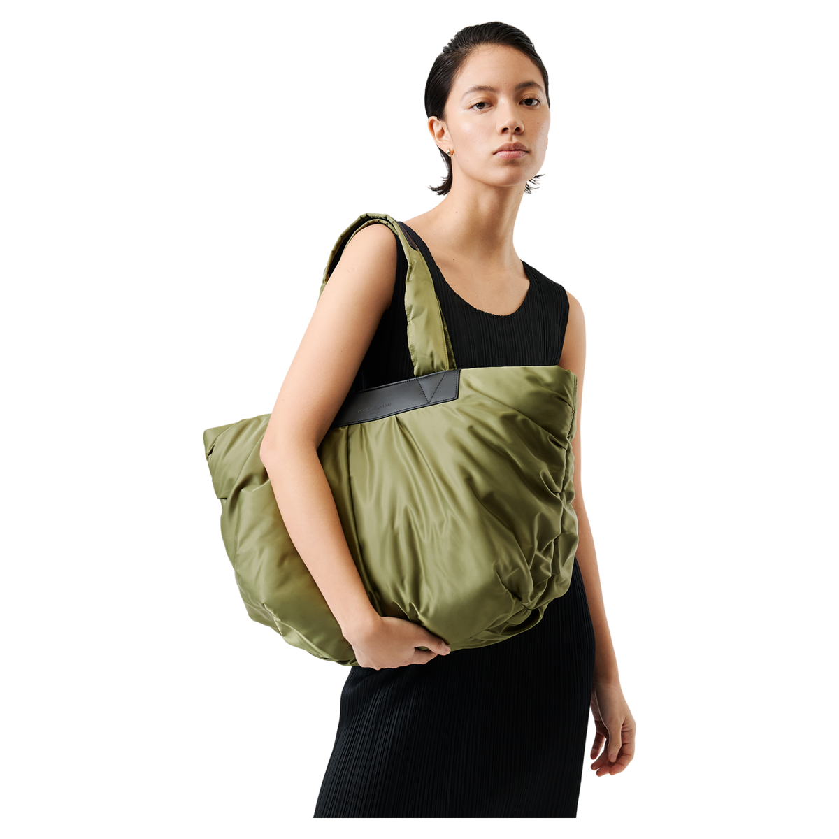 VEE Caba Tote Medium olive grün