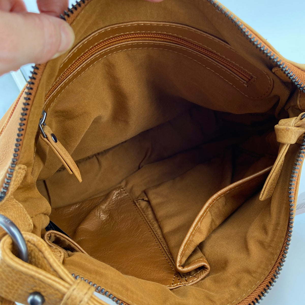 Burkely Just Jolie Schultertasche cognac hellbraun