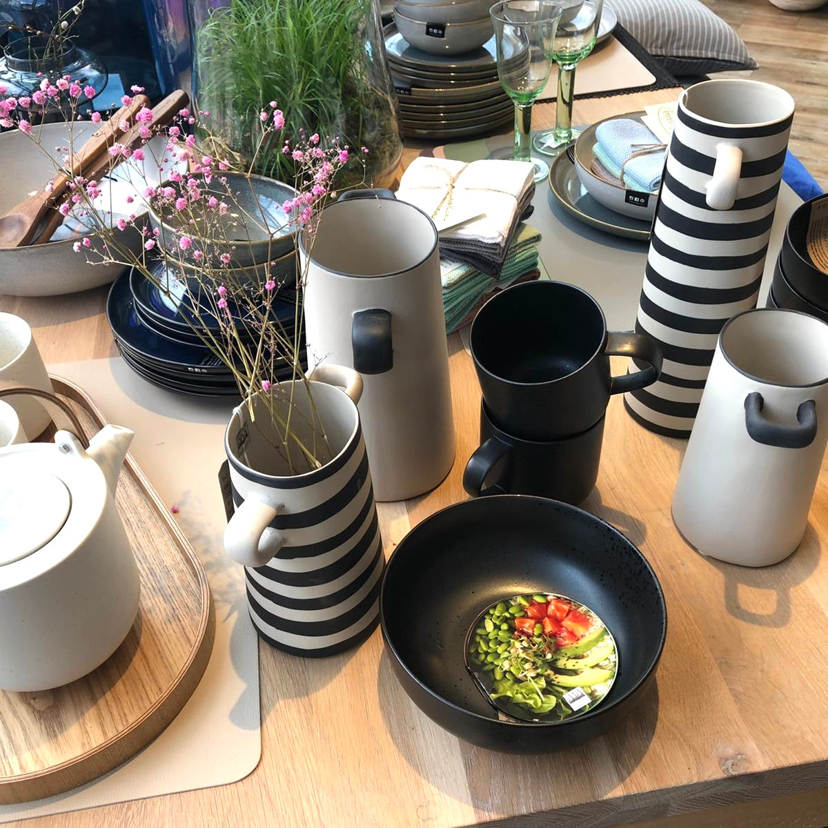 ASA Selection RAYU Vase groß natur schwarz gestreift Dekobeispiel