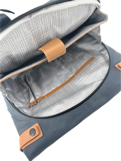 aunts &amp; uncles YOKOHAMA Japan Rucksack cosmic void blau